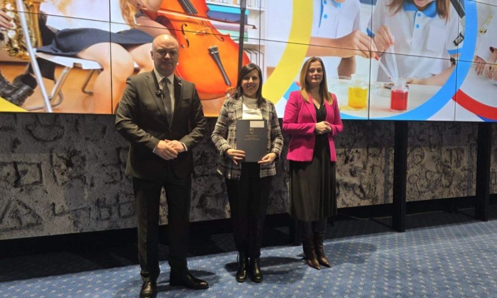 IMG-87d74a89584789d3604f2a82acbcc0fb-V