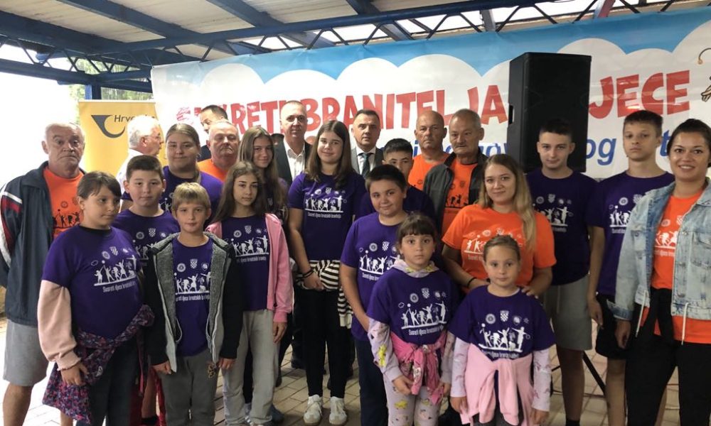 Messenger_creation_DE4BDF1C-C645-4C22-8666-7494885E9859