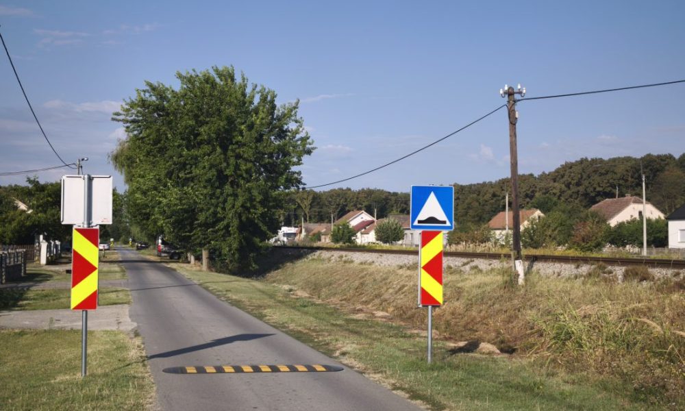 cret ležeći pol